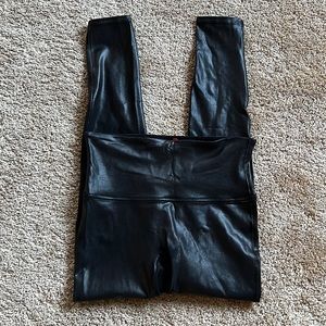 Spanx Leggings. Never worn. Size large